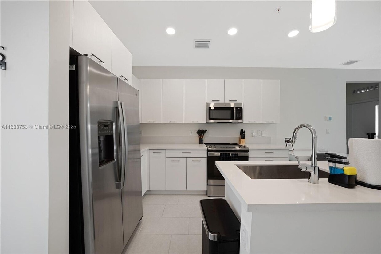 Photo - 8167 NW 41st Street E-203, Doral, FL 33166