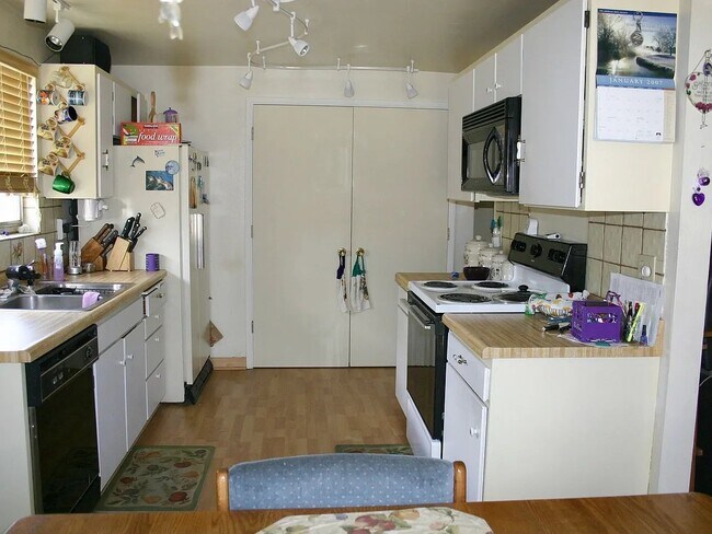 Foto del edificio - 3089 Meadowlands Ct