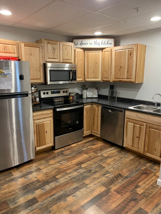 Kitchen - 2 Davenport Cir