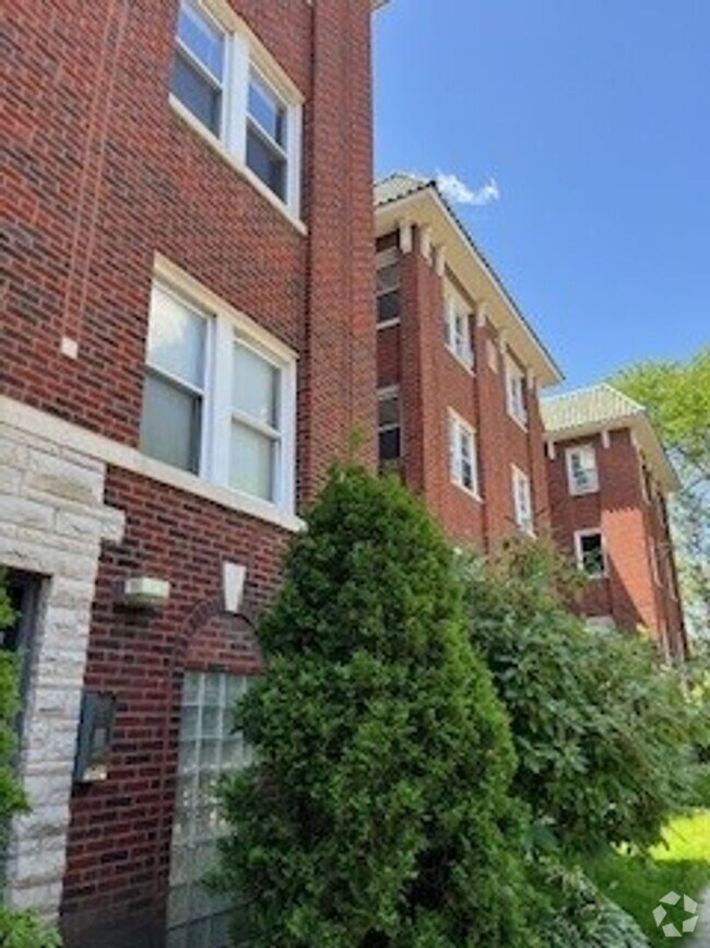 Building Photo - 7334 Randolph St