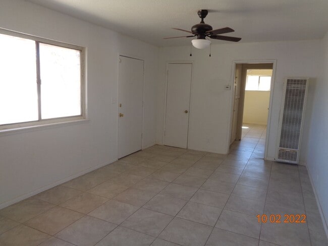 Building Photo - Move -In Ready Mojave 2 Bedroom