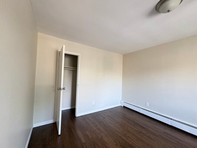 104 Avenida Montclair 18 - 110 Montclair Ave