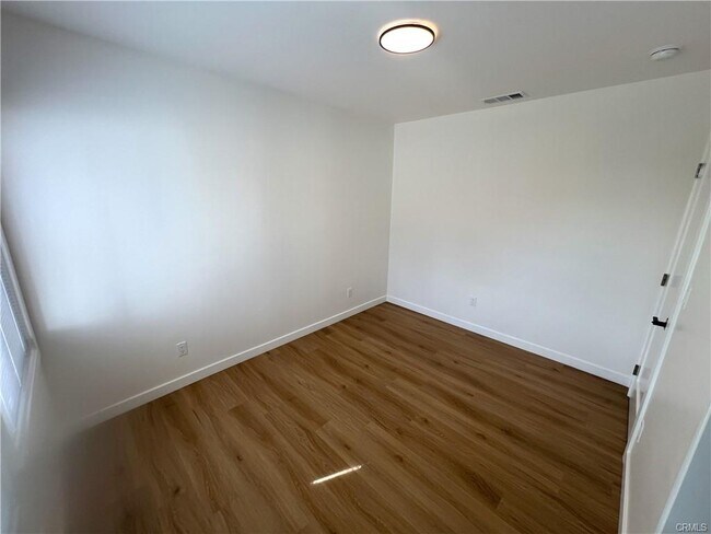 Foto del edificio - 8122 Belford Ave