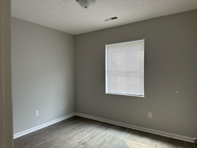 Building Photo - 1100 Crescent Dr