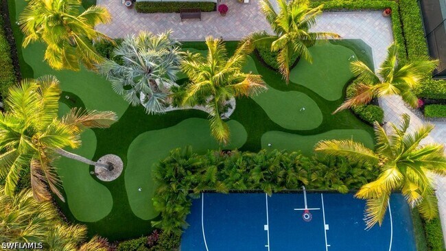 Foto del edificio - 10040 Valiant Ct