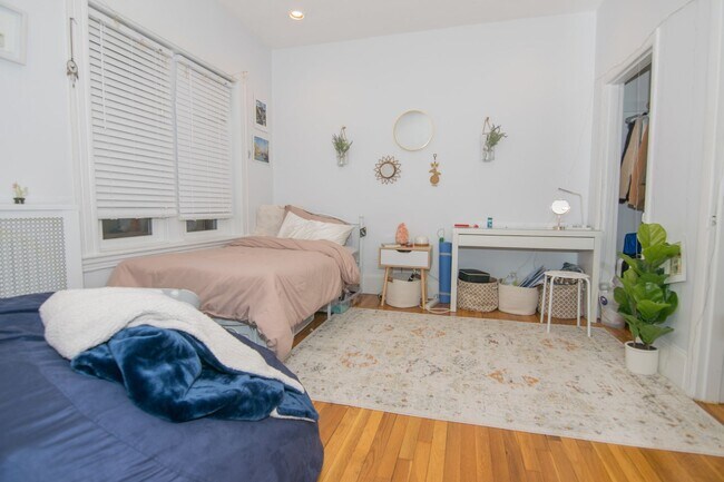 Foto del edificio - Large 2 bed next to Northeastern and Berklee for the upcoming school year!