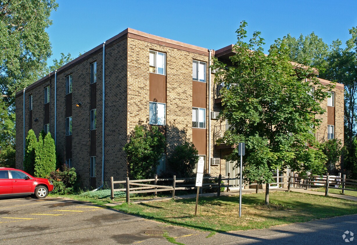 Primary Photo - 1640 Galtier St