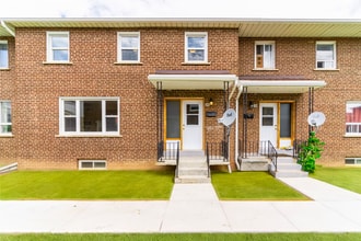 Building Photo - 2418 Glenwood School Dr