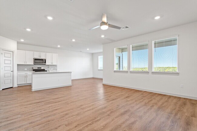 Building Photo - 100 Merrick Rd