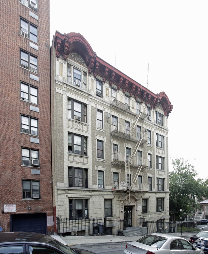 Primary Photo - 375 E 199th St