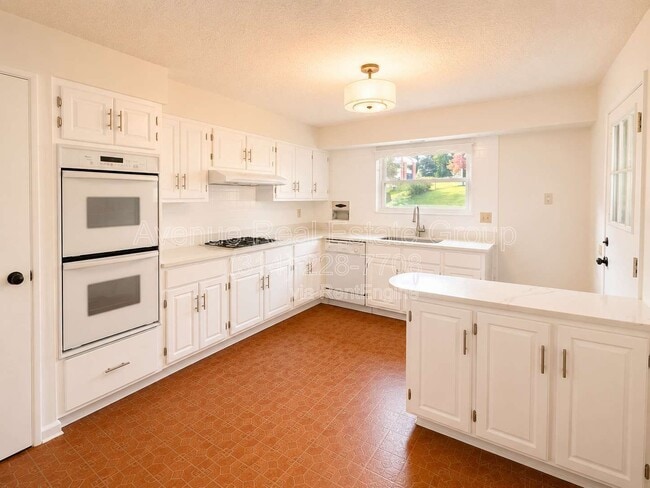 Building Photo - 13241 Delft Dr
