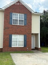Building Photo - 2505 Bluff View Ct