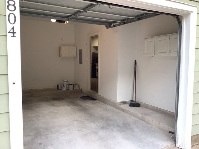 Building Photo - 6220 Bentwood Trail