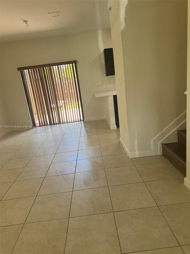 Foto del edificio - 3737 SE 2nd Dr