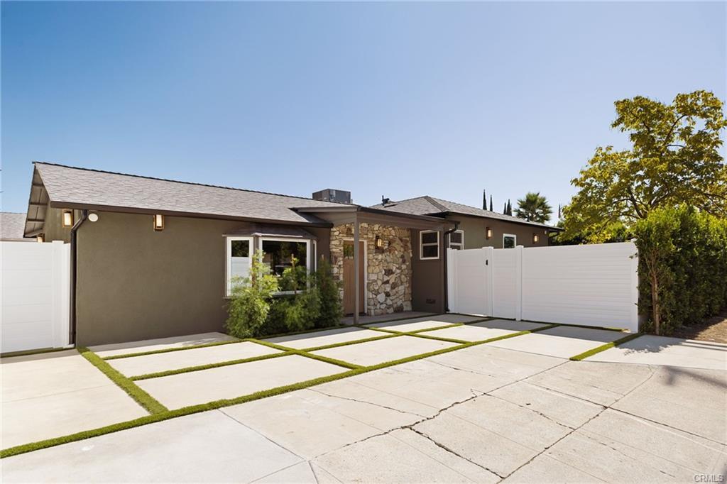 Foto principal - 22457 Berdon St