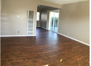 Building Photo - 220 Soledad St