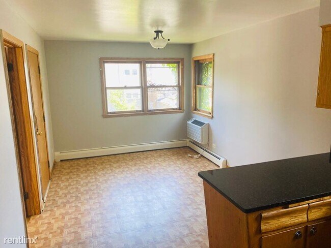 Building Photo - 3453 N Springfield Ave