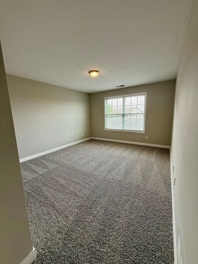 Building Photo - 272 Audley Ave