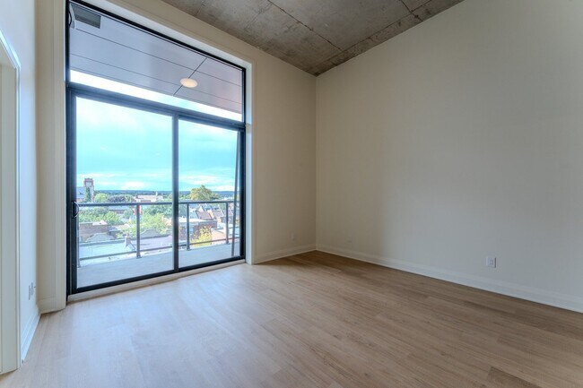 Building Photo - 11 Robert St