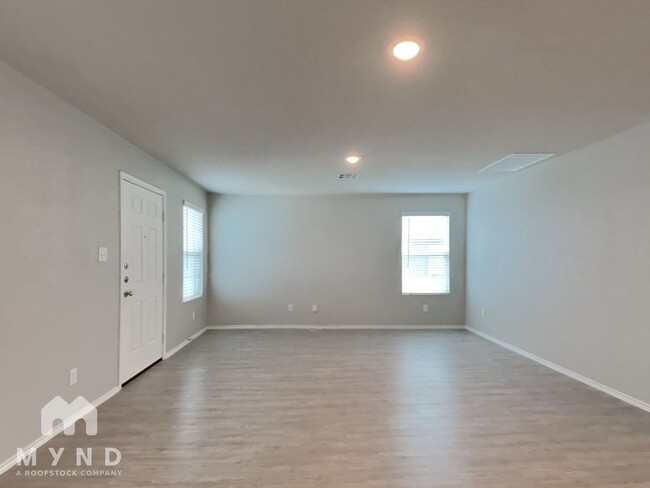 Foto del edificio - 9863 Littleton Grist