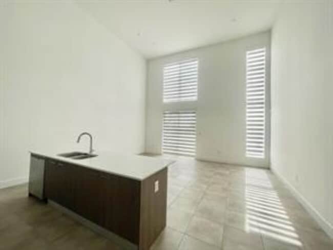 Foto del edificio - 3455 NE 5th Ave