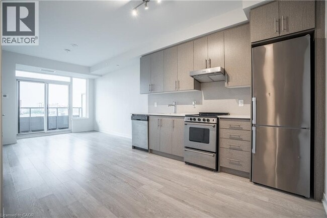 Building Photo - 212 King William St