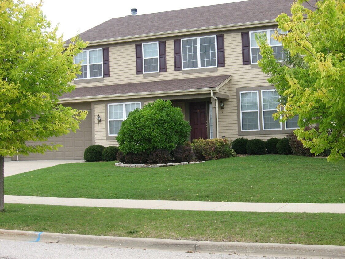 Foto principal - 11230 Balmoral Dr