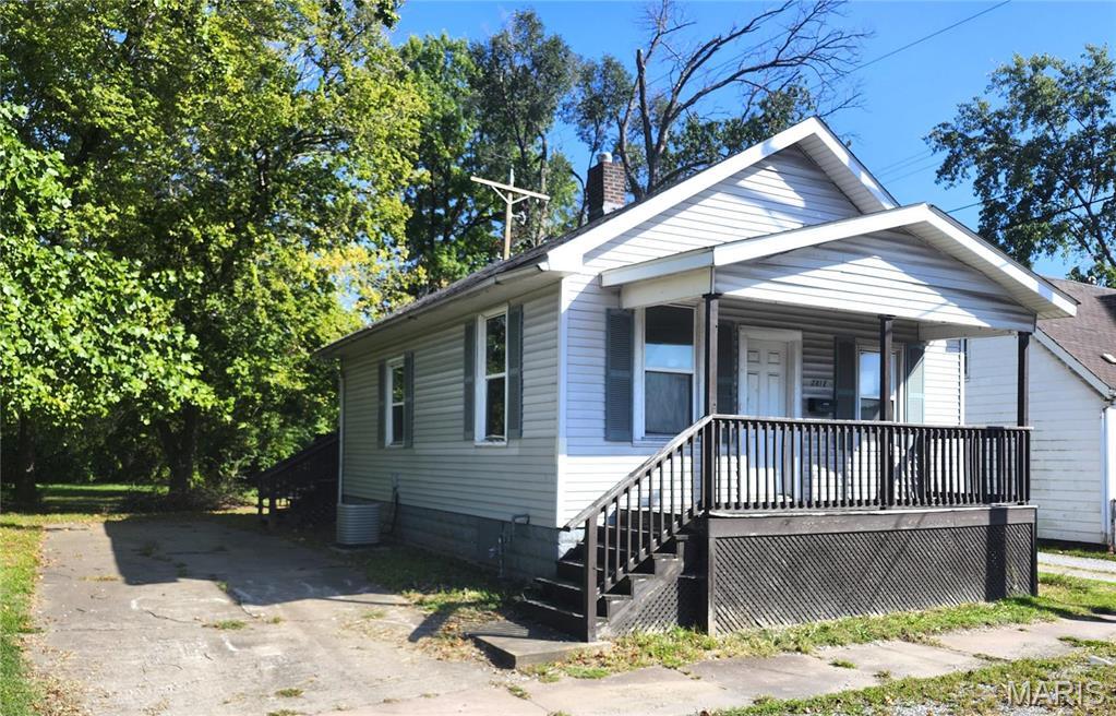 Building Photo - 2412 Bromley Ave
