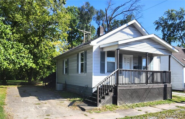 Foto del edificio - 2412 Bromley Ave