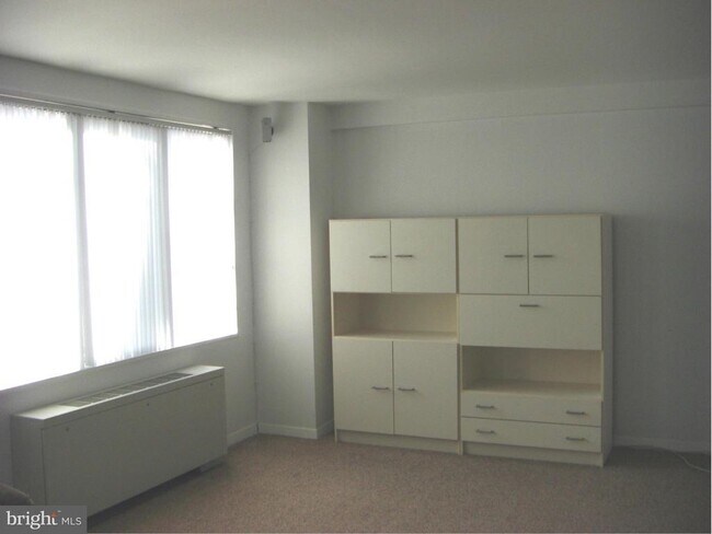 Foto del edificio - 1200 N Nash St