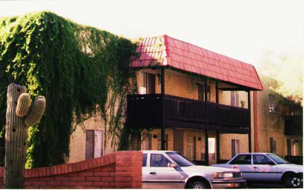 Building Photo - Halmark Apartments
