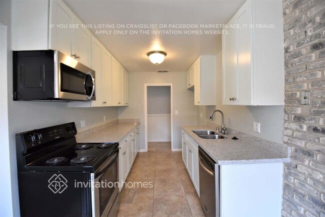 Building Photo - 159 W Woodland Ave