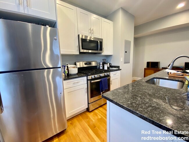 Building Photo - 405 S Huntington Ave