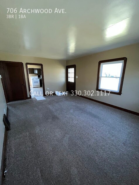 Building Photo - 706 Archwood Ave