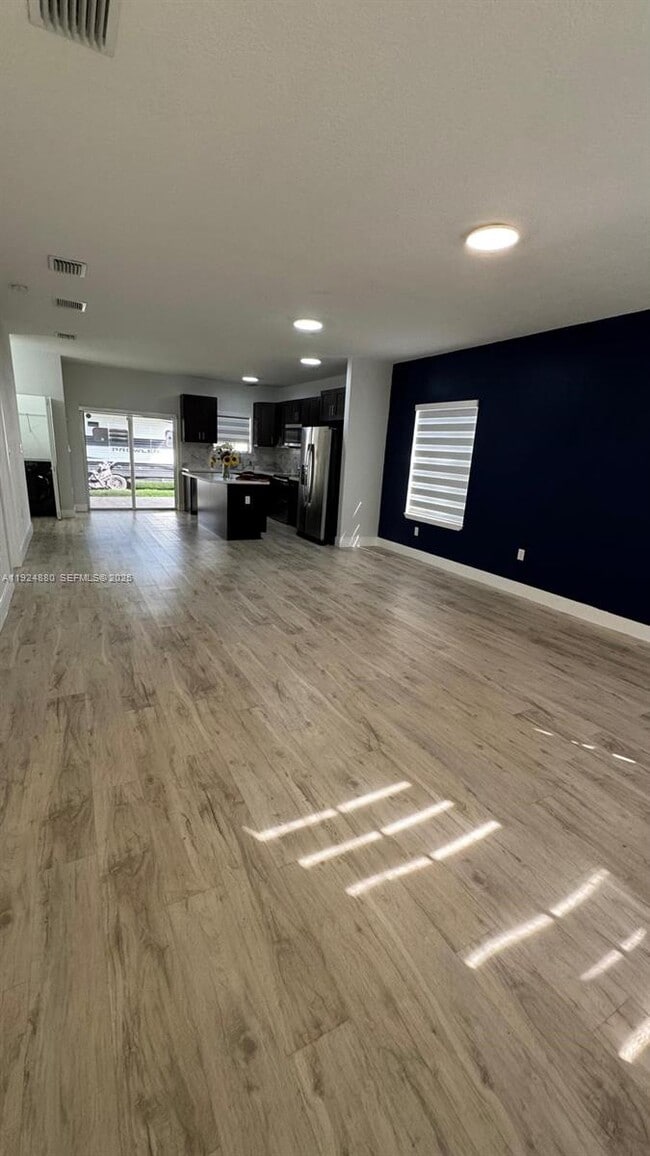 Building Photo - 22175 Miami Ave