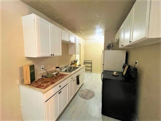 Foto del edificio - 329 NW 84th St