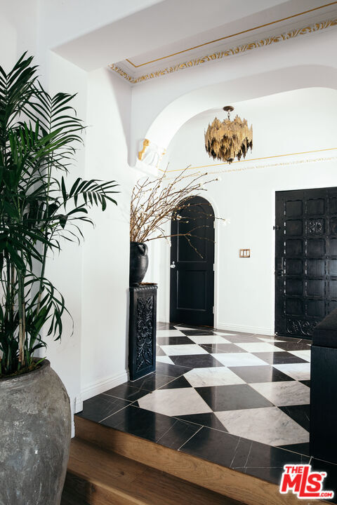 Foto del edificio - 10749 Weyburn Ave