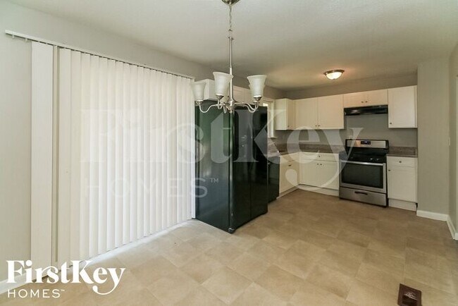 Building Photo - 3799 N Camp Creek Pkwy SW