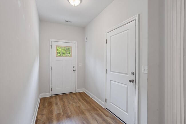 Foto del edificio - 8403 Brookmoor Ln
