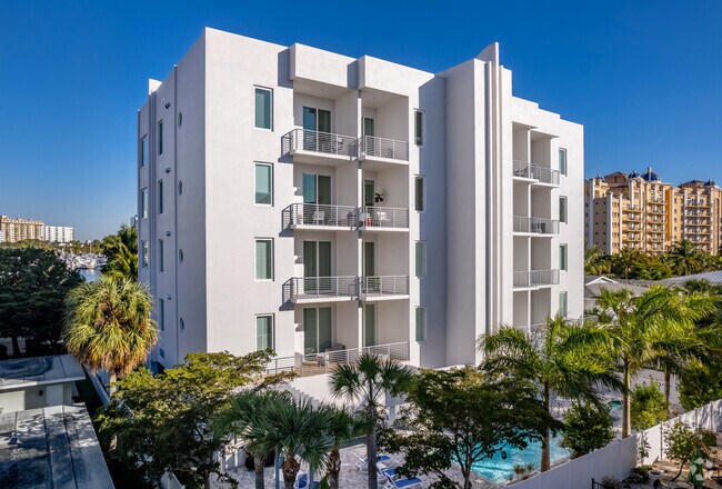 Building Photo - 609 Golden Gate Pt