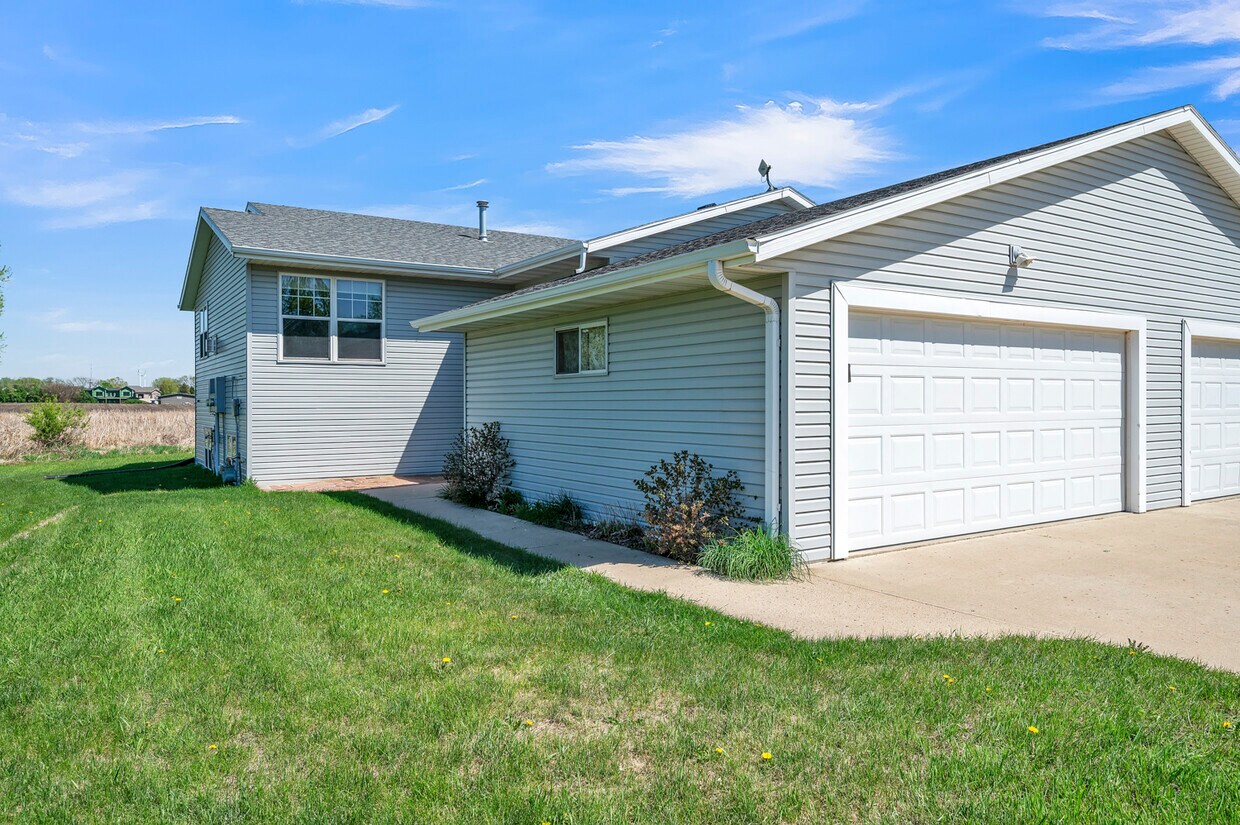 Foto principal - 3013 Zenith Ave