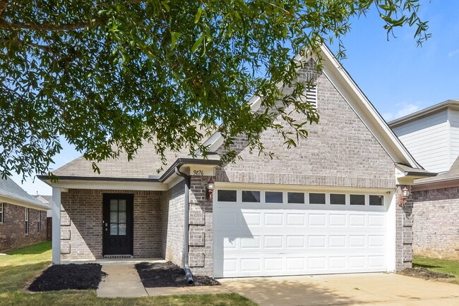 Building Photo - 9876 Southern Oak Way