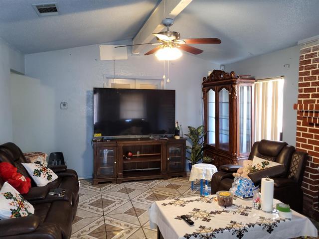 Foto del edificio - 3320 Green Ridge St