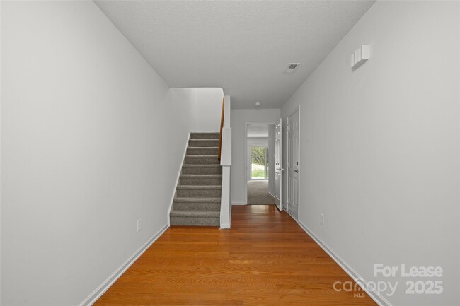 Foto del edificio - 1795 Mission Oaks St