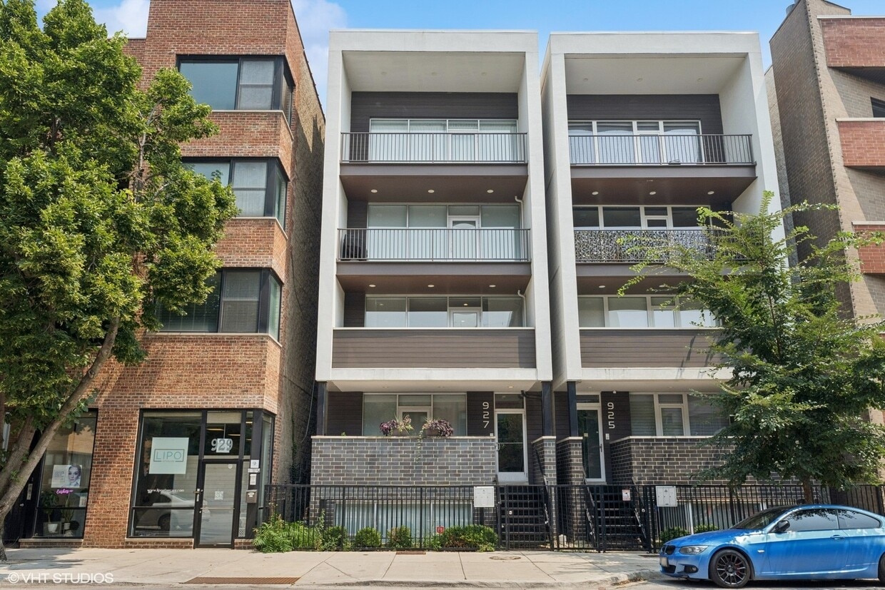 Primary Photo - 927 N Damen Ave