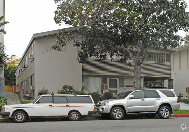 Foto del edificio - 341 S Doheny Dr