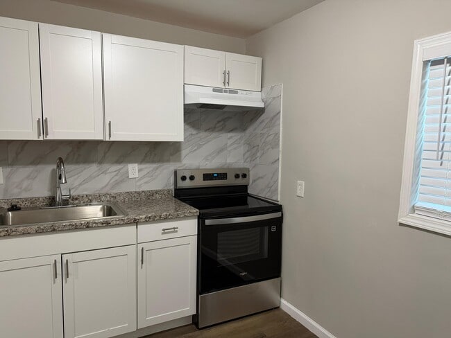 Building Photo - 531 Gresham Park Dr