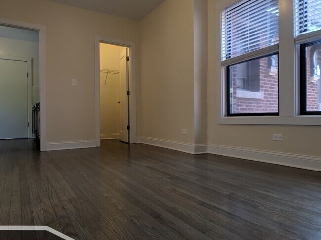 Foto del edificio - 2641.5 N Spaulding Ave