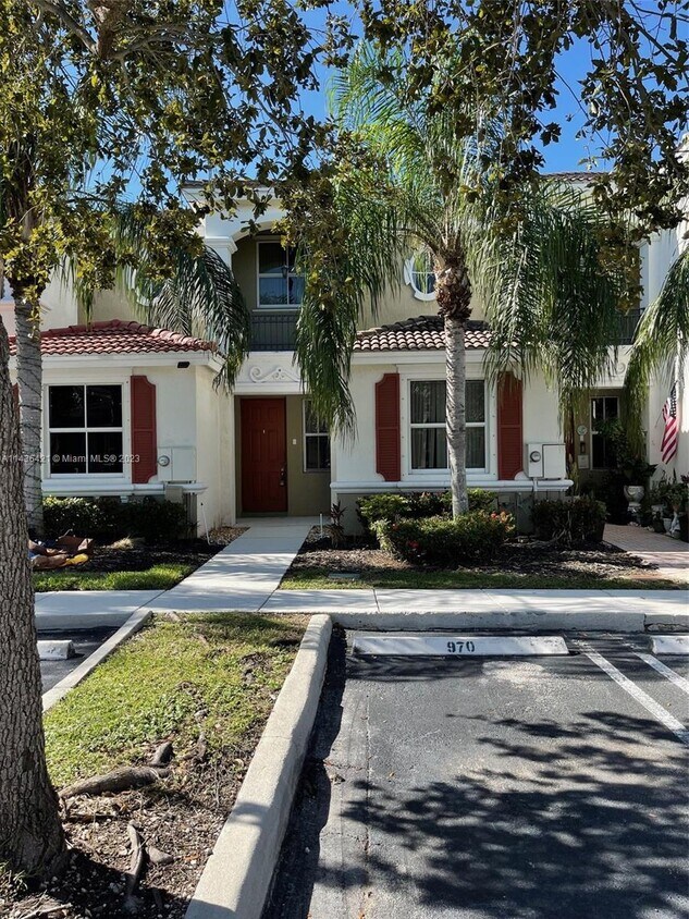 Primary Photo - 970 NE 42nd Pl