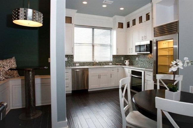 Interior Photo - Bolivar Ct Townhome/Condos